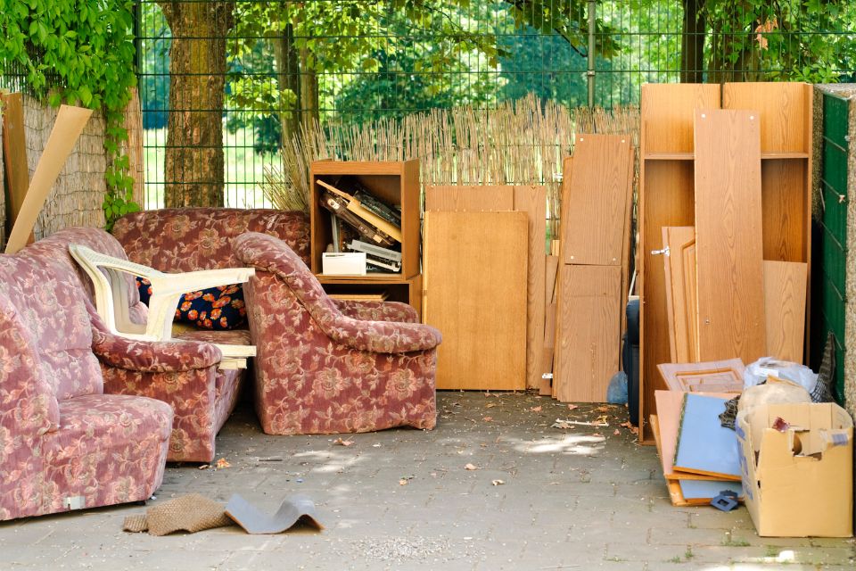 家具清運要找誰？3種廢棄家具清運方法、費用及申請方式告訴你！